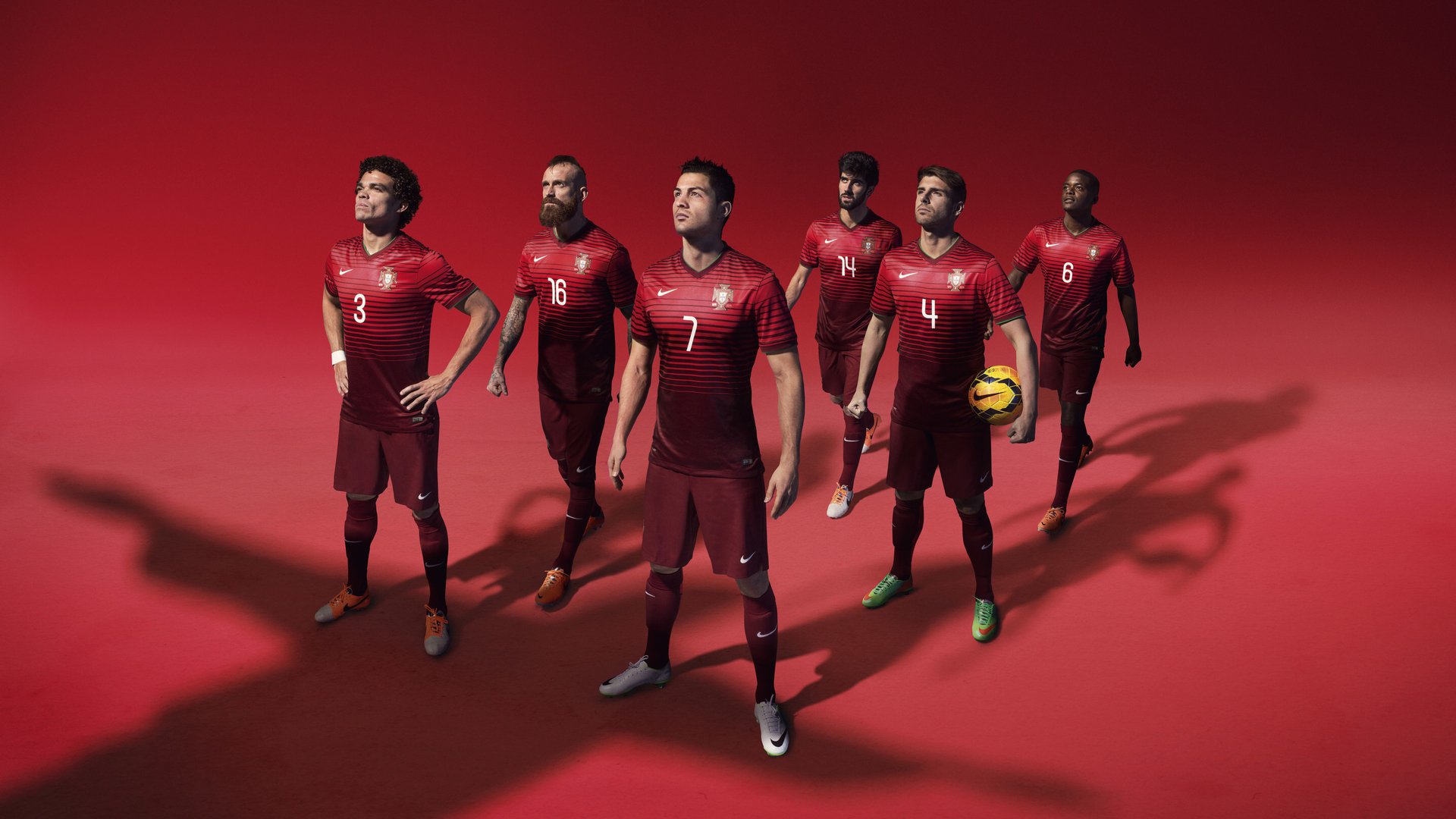 大牌转会解析：知名球员加盟背后的深层策略，球员转会排名