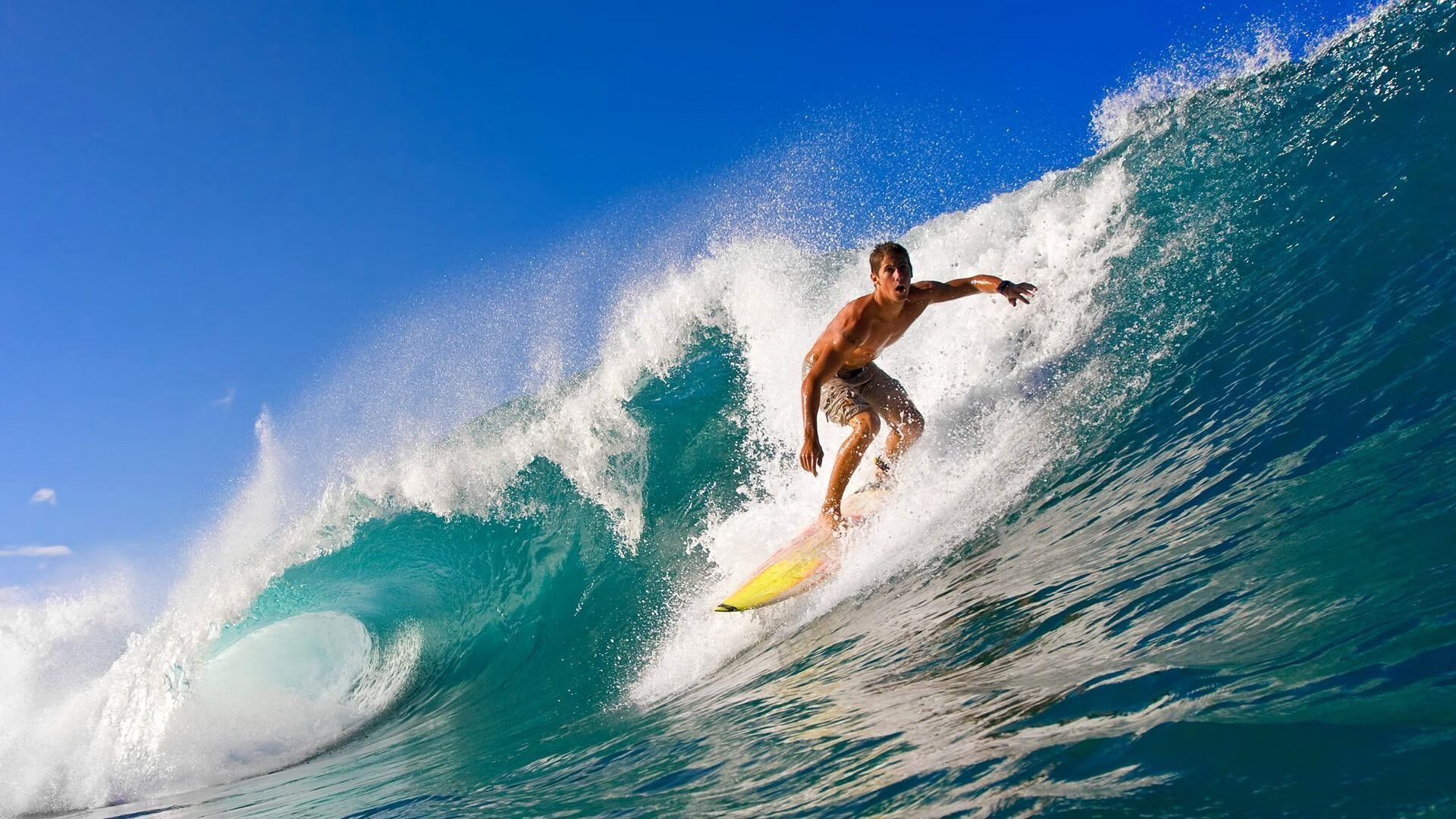 英超激战再临，精彩逆转和神级扑救成为焦点，英超 prizm